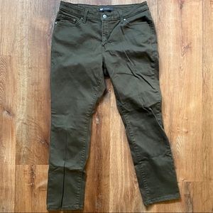 Levi’s mid rise skinny jeans